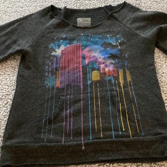 Beautiful and unique sweatshirt - Picture 1 of 2